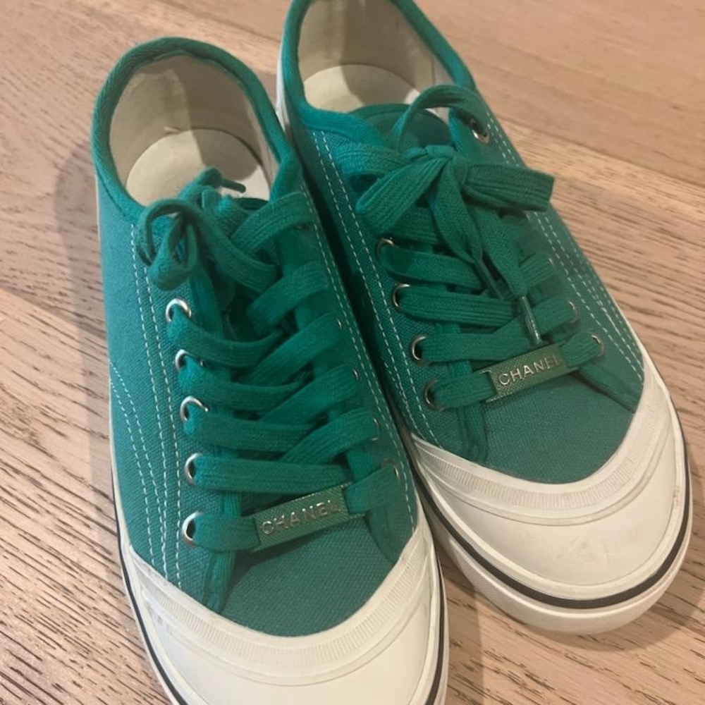 Chanel Sneakers 38.5